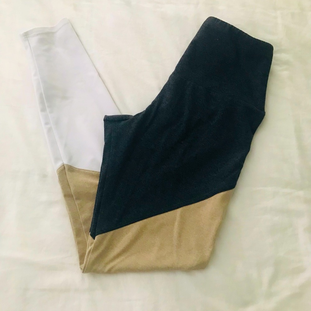EUC Onzie “flow” color block leggings size Medium